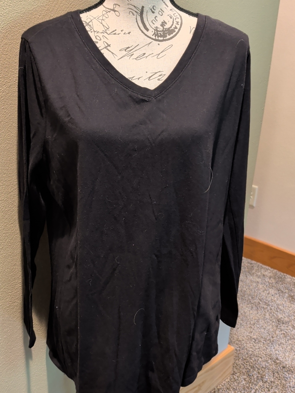 Terra & Sky Black V-Neck Long Sleeve Tee